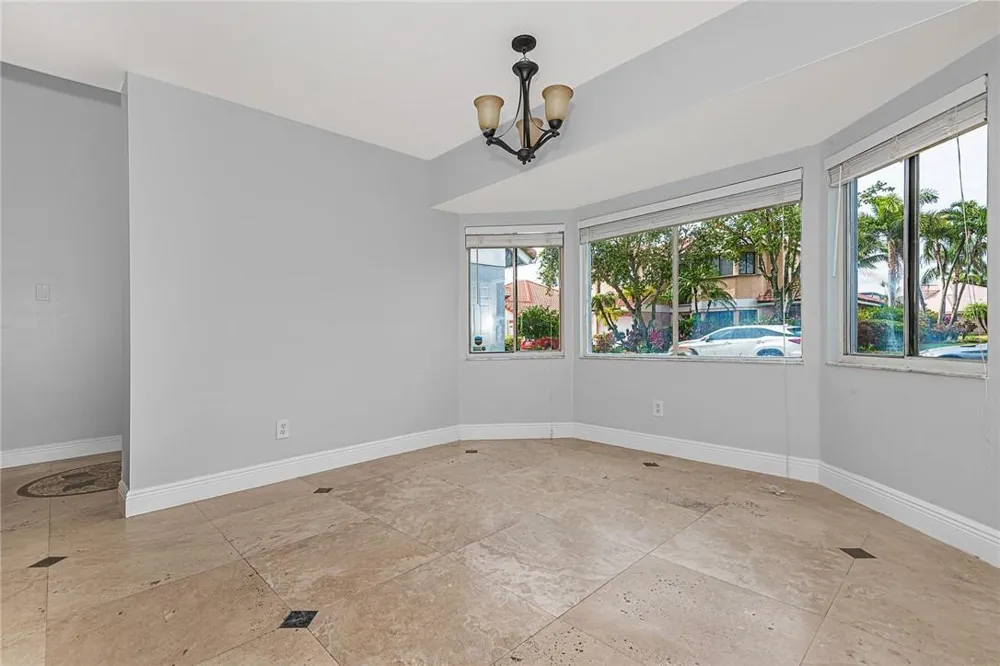 11551 SW 11th Street Pembroke Pines, FL 33025
