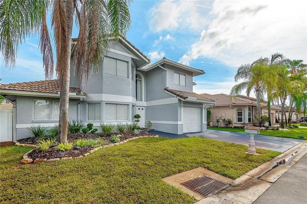 11551 SW 11th Street Pembroke Pines, FL 33025