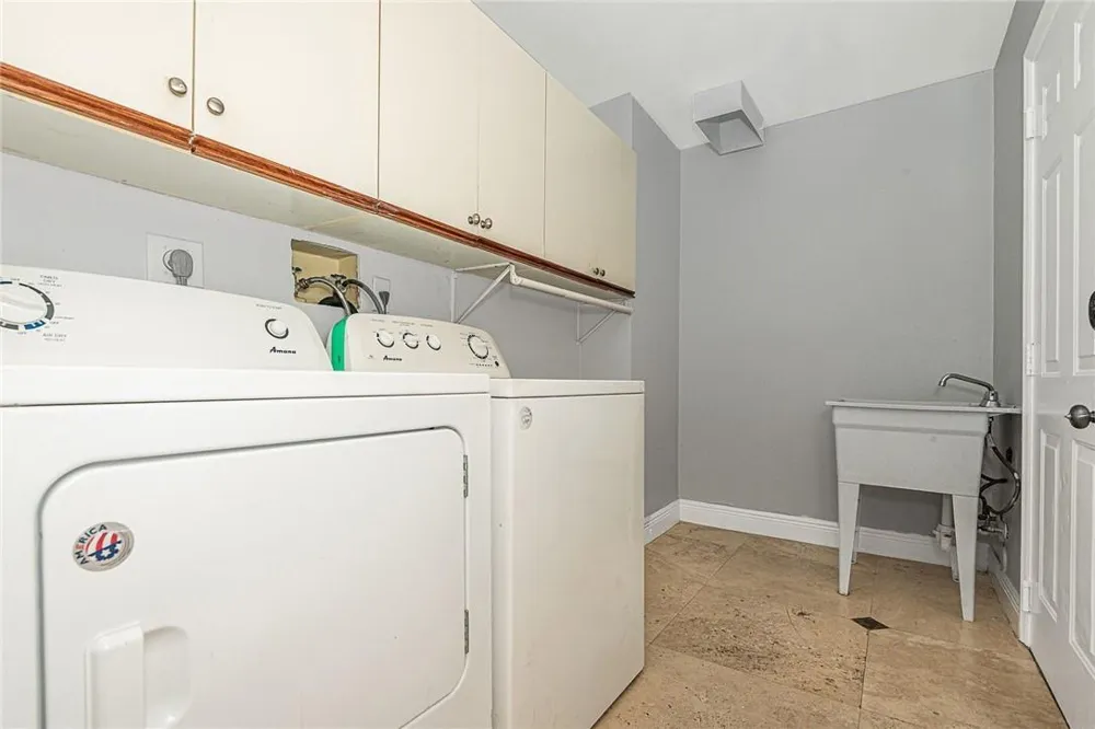 11551 SW 11th Street Pembroke Pines, FL 33025