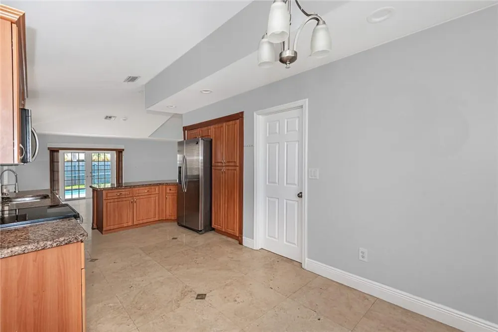 11551 SW 11th Street Pembroke Pines, FL 33025