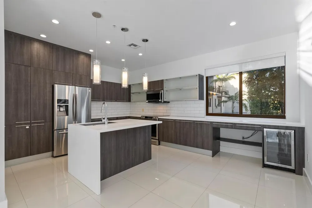 180 SE 4TH TERRACE Pompano Beach, FL 33060