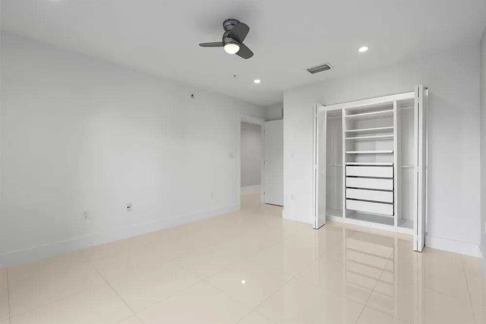 180 SE 4TH TERRACE Pompano Beach, FL 33060