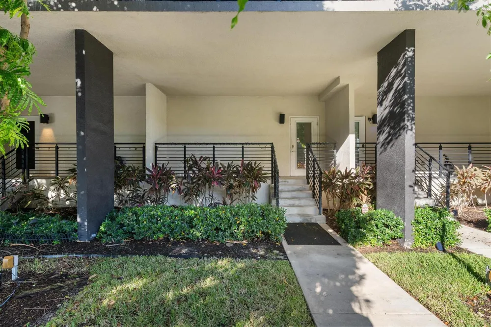 180 SE 4TH TERRACE Pompano Beach, FL 33060