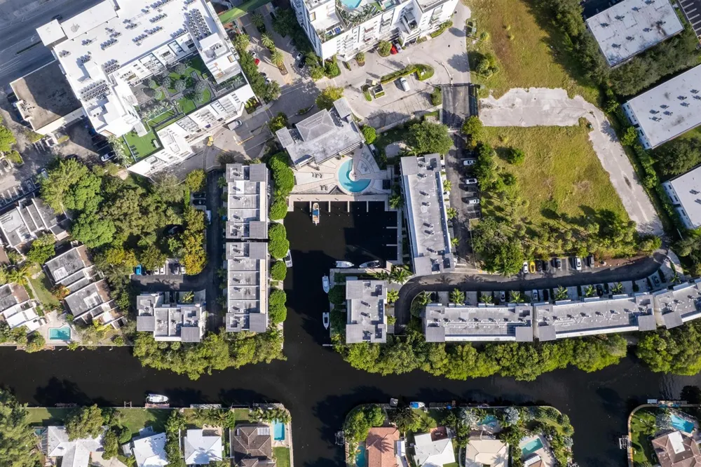 180 SE 4TH TERRACE Pompano Beach, FL 33060