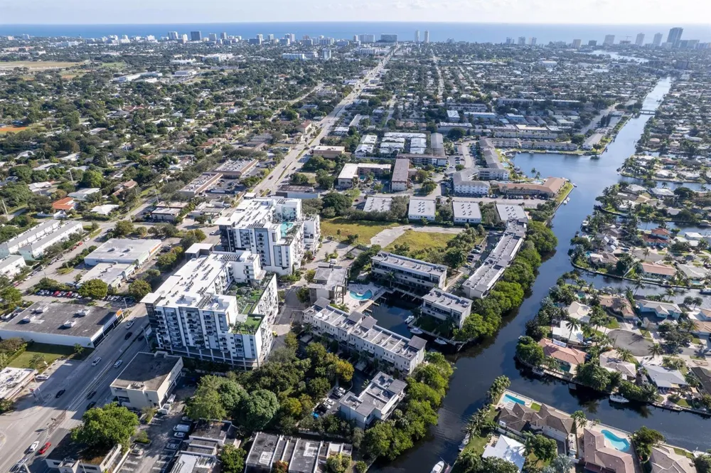 180 SE 4TH TERRACE Pompano Beach, FL 33060