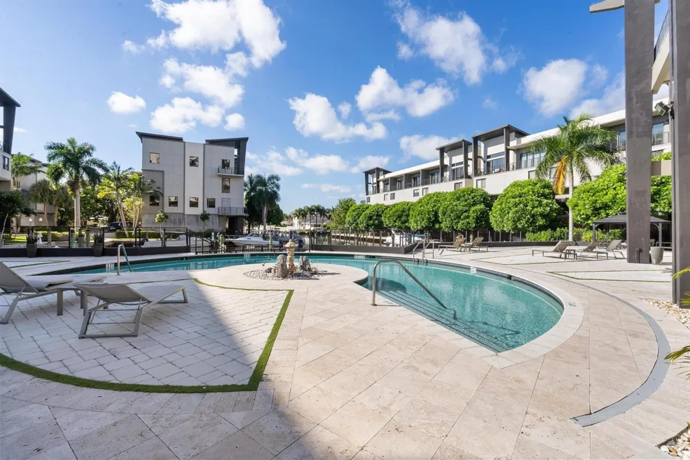 180 SE 4TH TERRACE Pompano Beach, FL 33060