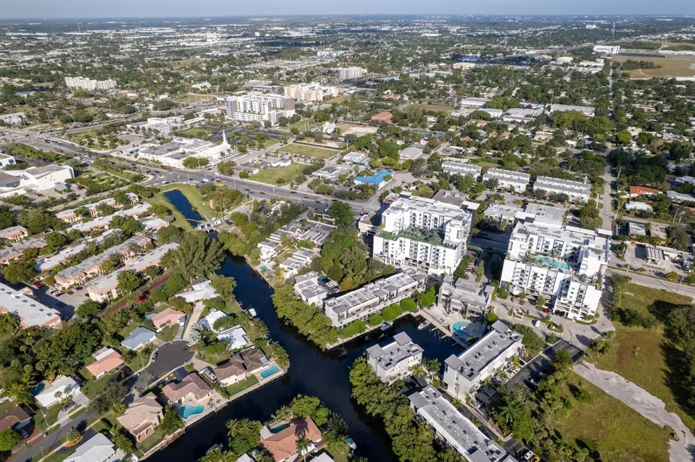 180 SE 4TH TERRACE Pompano Beach, FL 33060