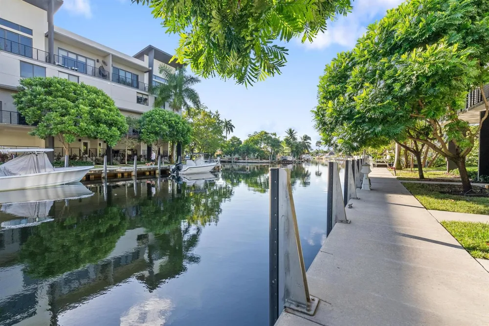 180 SE 4TH TERRACE Pompano Beach, FL 33060
