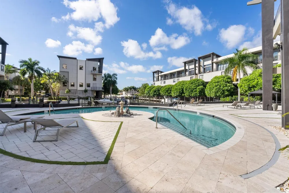 180 SE 4TH TERRACE Pompano Beach, FL 33060