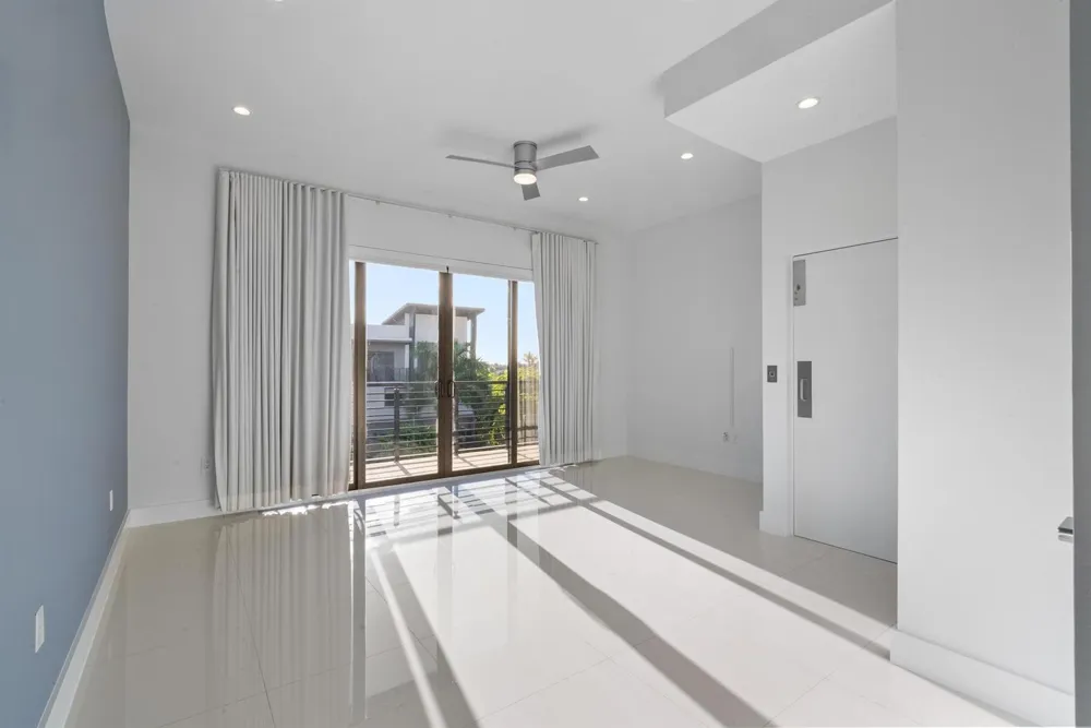 180 SE 4TH TERRACE Pompano Beach, FL 33060