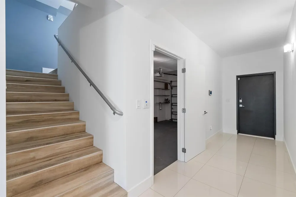 180 SE 4TH TERRACE Pompano Beach, FL 33060