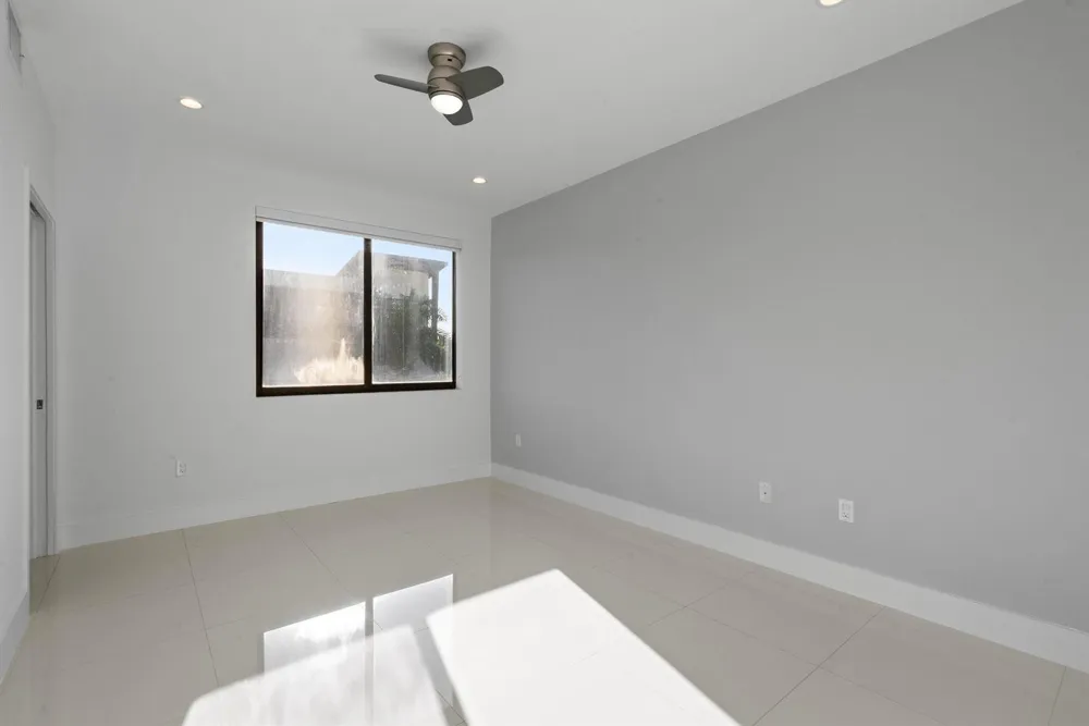 180 SE 4TH TERRACE Pompano Beach, FL 33060