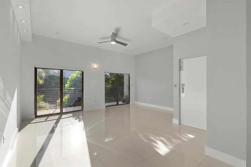 180 SE 4TH TERRACE Pompano Beach, FL 33060