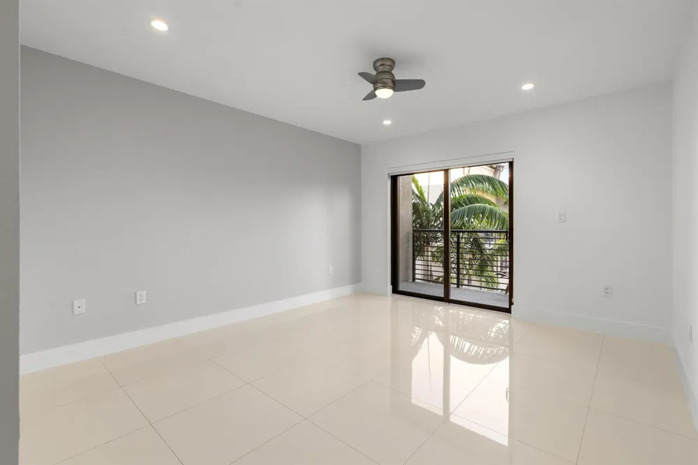 180 SE 4TH TERRACE Pompano Beach, FL 33060