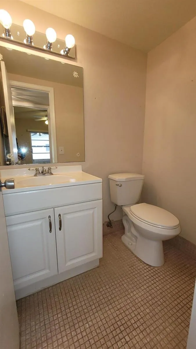 208 EASTHAMPTON I West Palm Beach, FL 33417