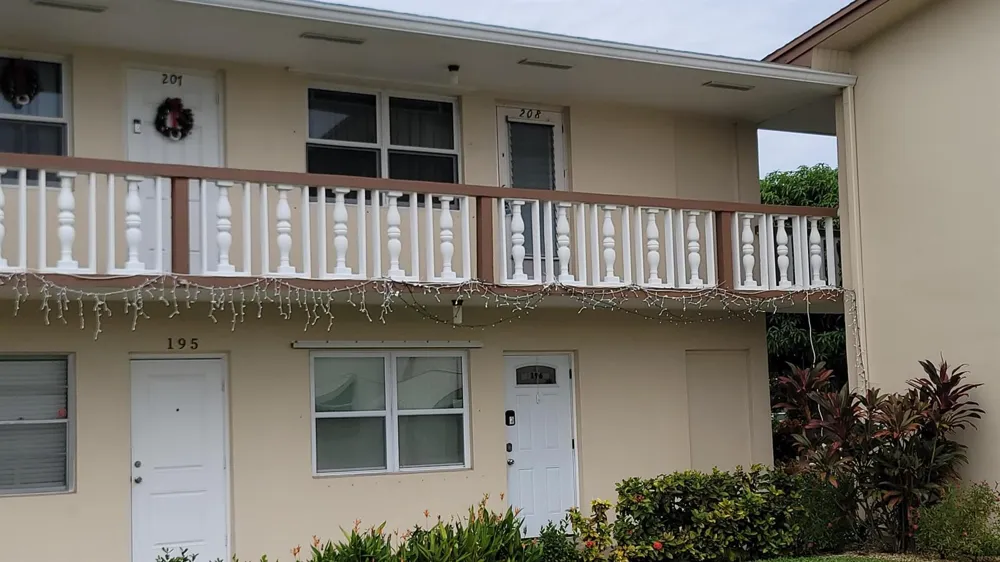 208 EASTHAMPTON I West Palm Beach, FL 33417