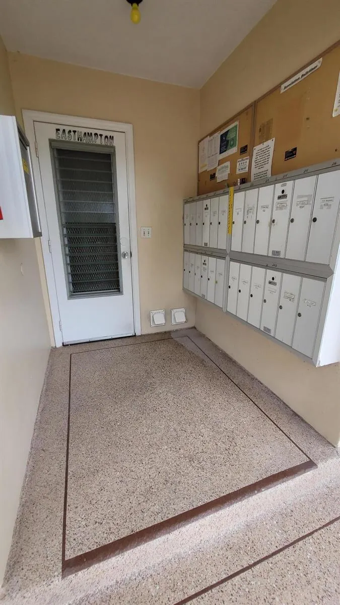 208 EASTHAMPTON I West Palm Beach, FL 33417