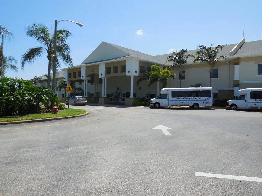 208 EASTHAMPTON I West Palm Beach, FL 33417