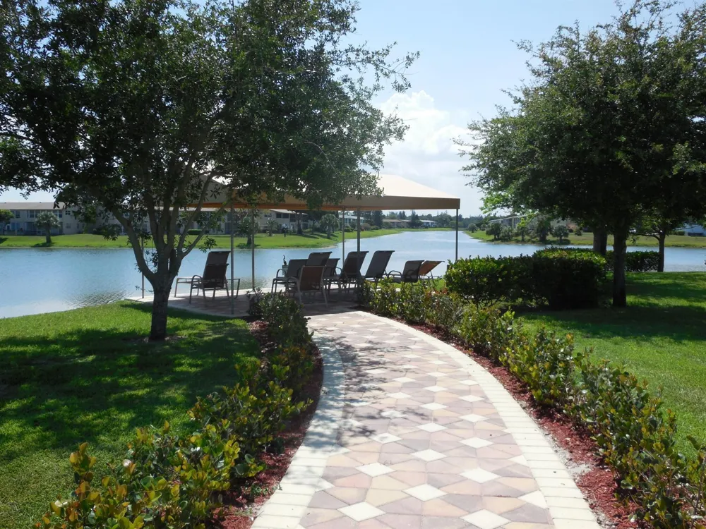 208 EASTHAMPTON I West Palm Beach, FL 33417