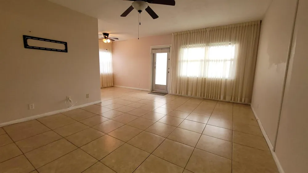 208 EASTHAMPTON I West Palm Beach, FL 33417