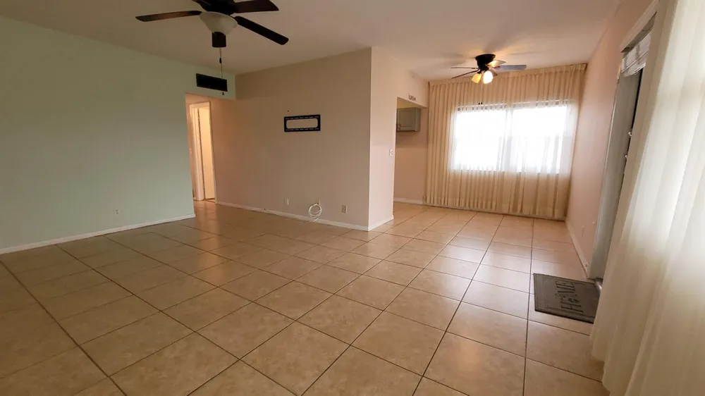 208 EASTHAMPTON I West Palm Beach, FL 33417