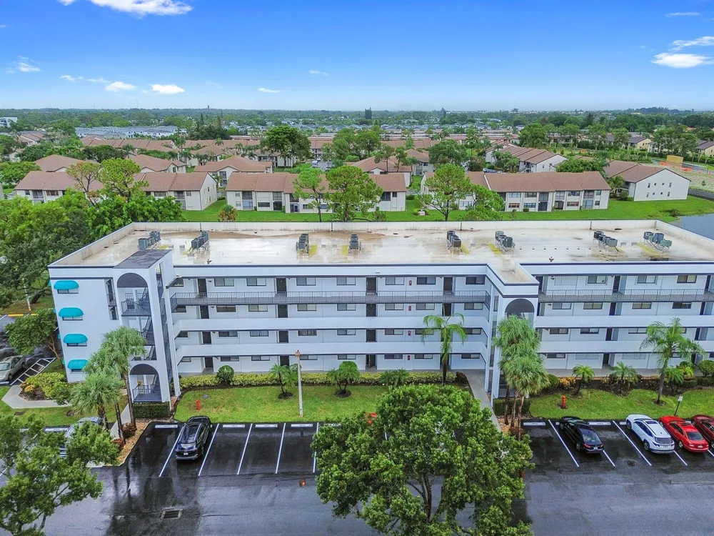 4725 LUCERNE LAKES BOULEVARD E #202 Lake Worth, FL 33467