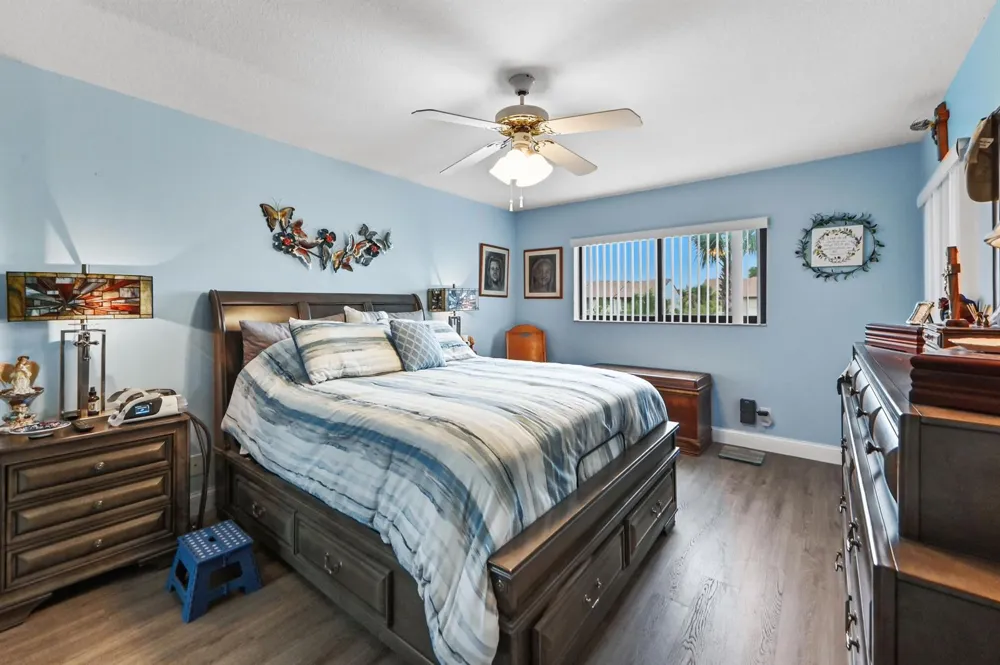 4725 LUCERNE LAKES BOULEVARD E #202 Lake Worth, FL 33467