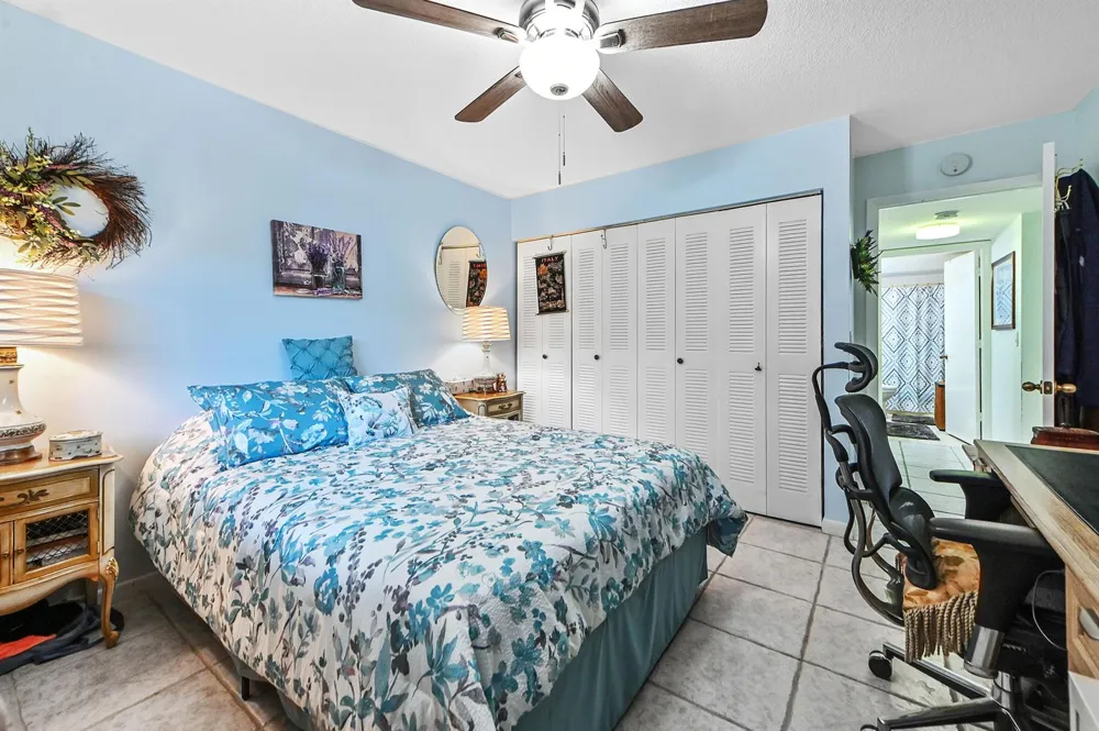 4725 LUCERNE LAKES BOULEVARD E #202 Lake Worth, FL 33467