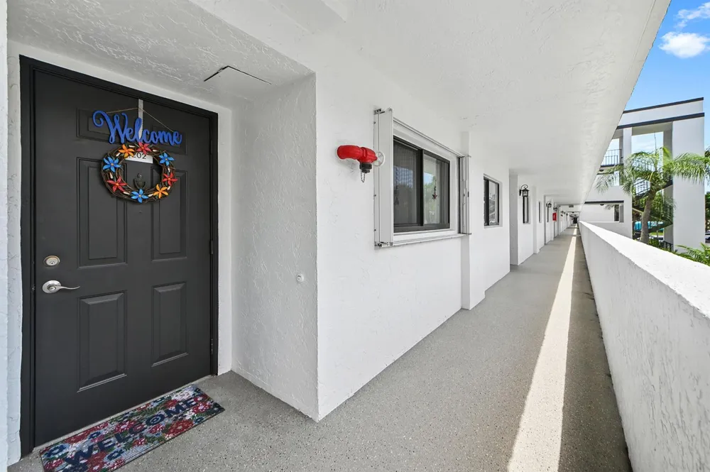 4725 LUCERNE LAKES BOULEVARD E #202 Lake Worth, FL 33467
