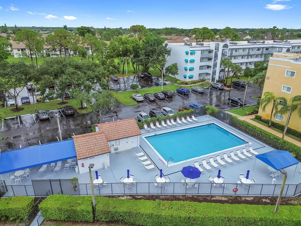 4725 LUCERNE LAKES BOULEVARD E #202 Lake Worth, FL 33467