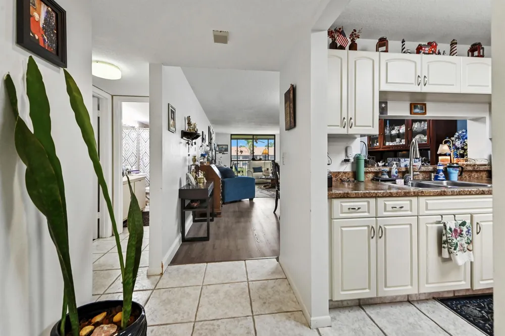 4725 LUCERNE LAKES BOULEVARD E #202 Lake Worth, FL 33467