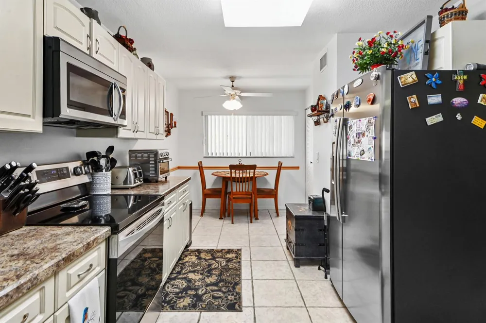 4725 LUCERNE LAKES BOULEVARD E #202 Lake Worth, FL 33467