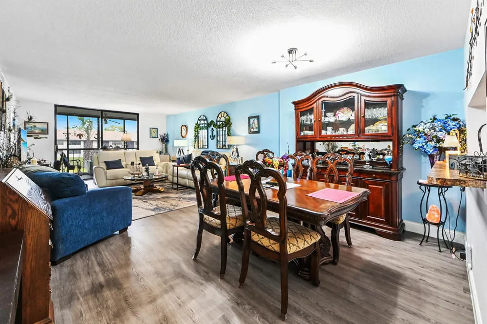 4725 LUCERNE LAKES BOULEVARD E #202 Lake Worth, FL 33467