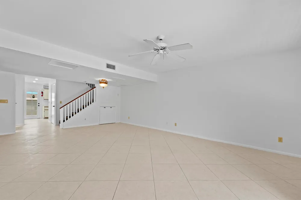 6151 Riverwalk Lane #Unit 8 Jupiter, FL 33458