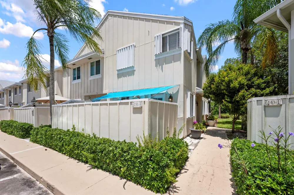 6151 Riverwalk Lane #Unit 8 Jupiter, FL 33458