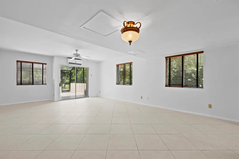 6151 Riverwalk Lane #Unit 8 Jupiter, FL 33458