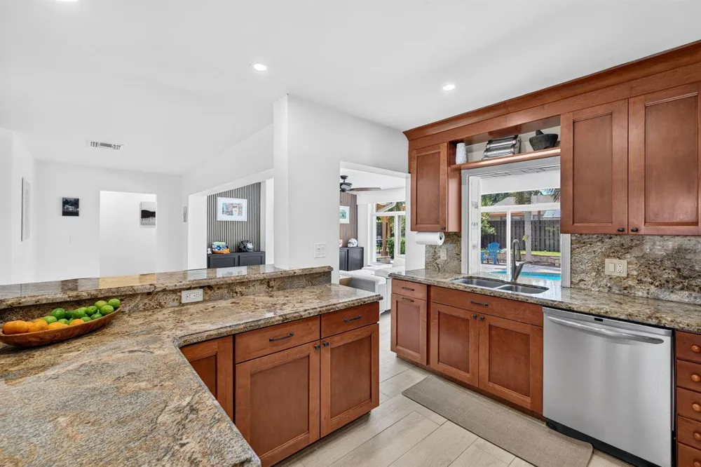 520 SE 14TH STREET Pompano Beach, FL 33060