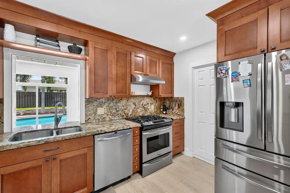 520 SE 14TH STREET Pompano Beach, FL 33060