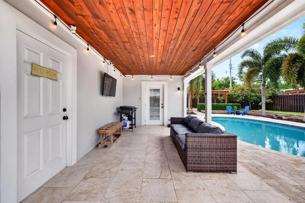 520 SE 14TH STREET Pompano Beach, FL 33060