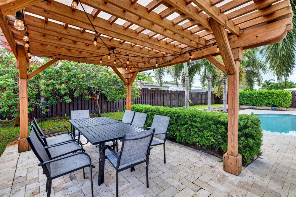 520 SE 14TH STREET Pompano Beach, FL 33060