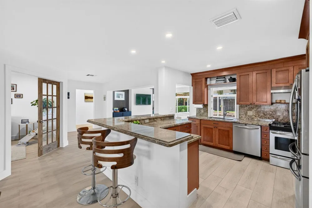 520 SE 14TH STREET Pompano Beach, FL 33060