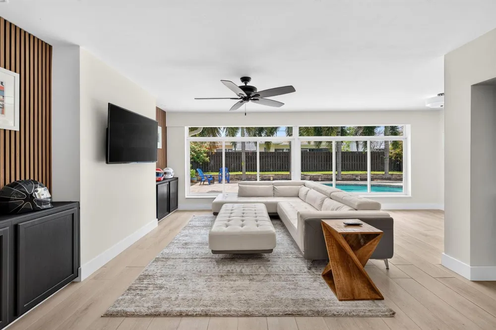 520 SE 14TH STREET Pompano Beach, FL 33060