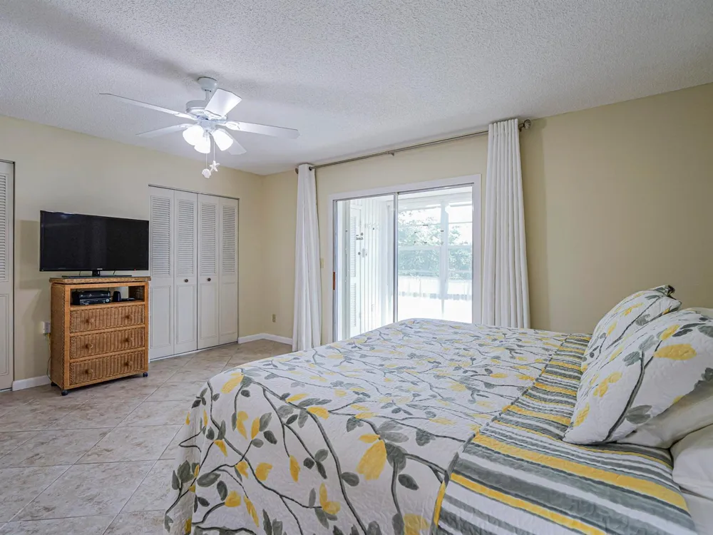 41 WOODLAND DRIVE #205 Vero Beach, FL 32962