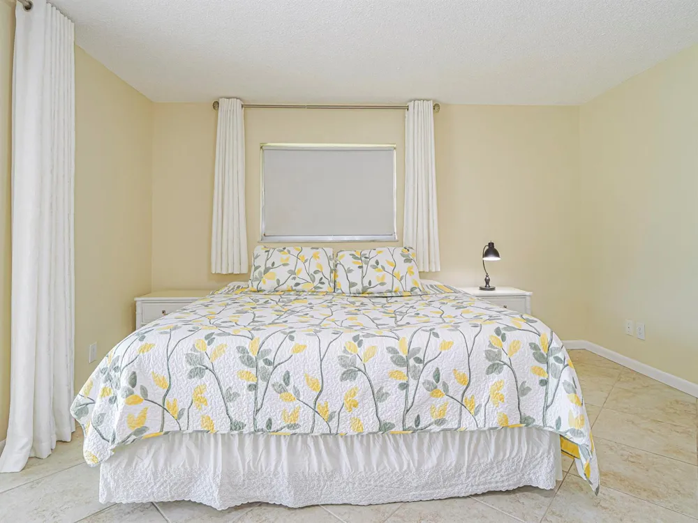 41 WOODLAND DRIVE #205 Vero Beach, FL 32962