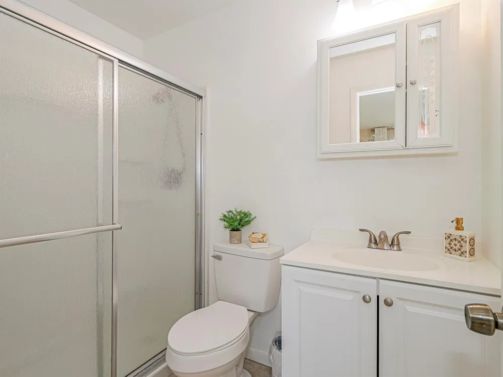 41 WOODLAND DRIVE #205 Vero Beach, FL 32962