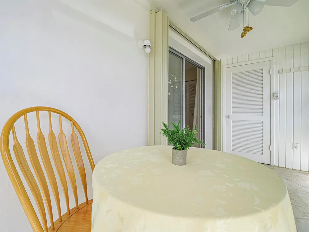 41 WOODLAND DRIVE #205 Vero Beach, FL 32962