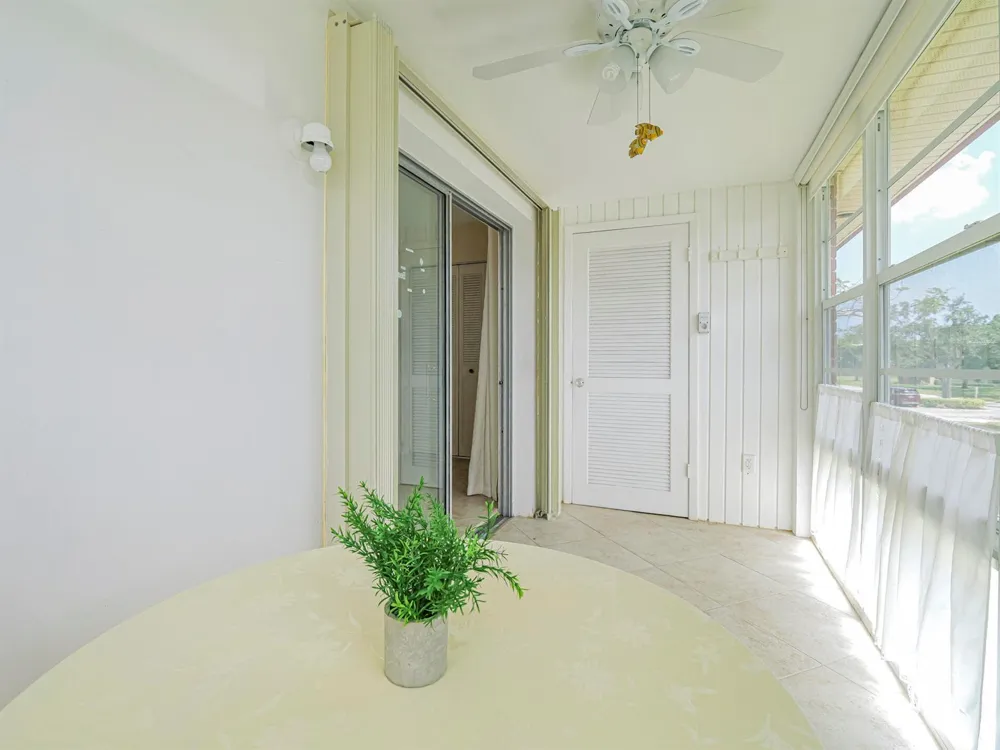 41 WOODLAND DRIVE #205 Vero Beach, FL 32962