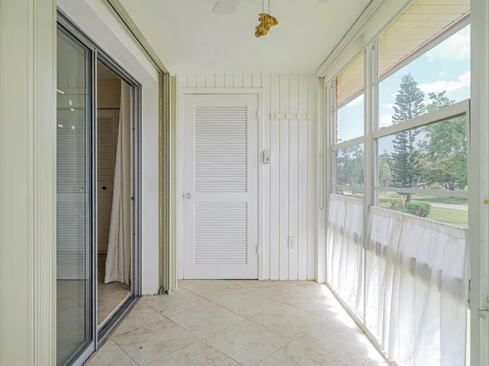 41 WOODLAND DRIVE #205 Vero Beach, FL 32962