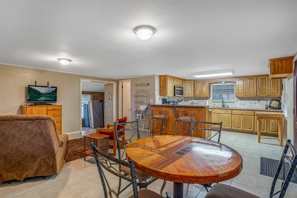 435 Ellen Williams Loop Kingsland, TX 78639
