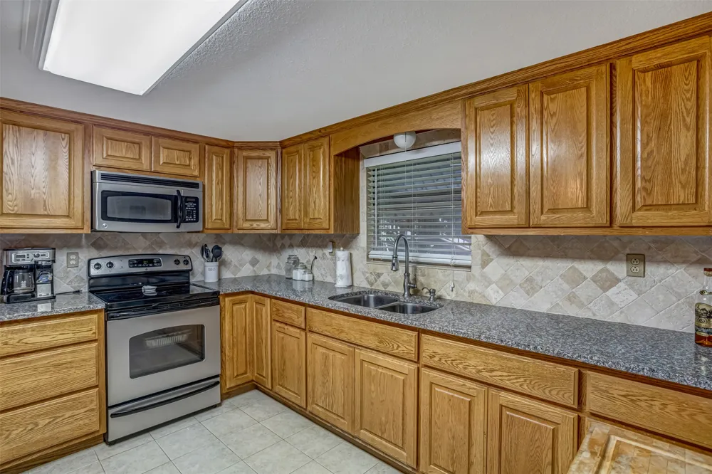 435 Ellen Williams Loop Kingsland, TX 78639